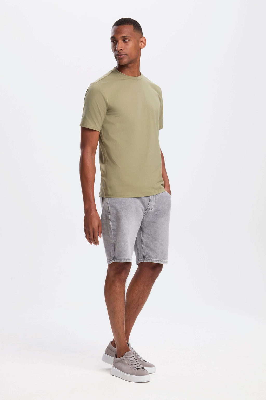 THE REGULAR T-SHIRT