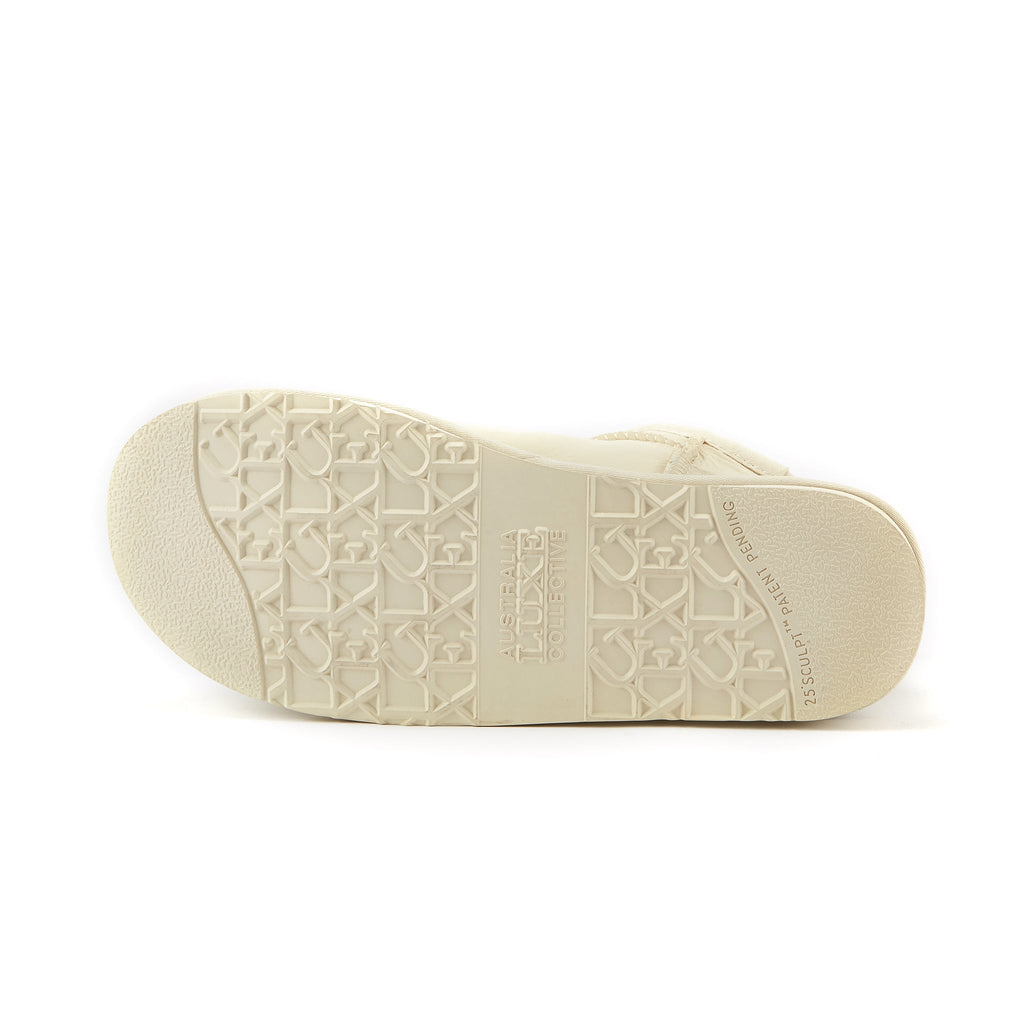 COSY ULTRA SHORT BOOTS SATIN PALE